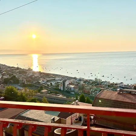 La Terrazza Di Andrea Apartamento Letoianni Exterior foto