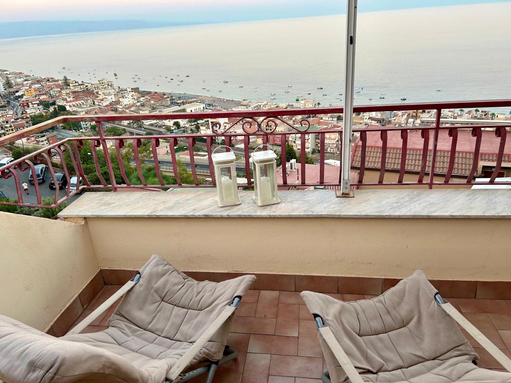 Appartamento La Terrazza Di Andrea Letojanni